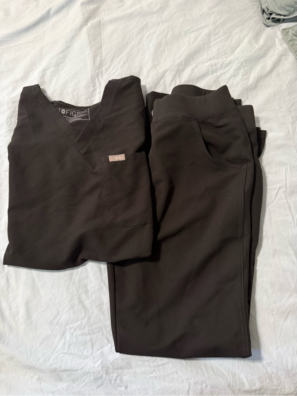 Figs Black Women's Scrub Top and Jogger Pants Set